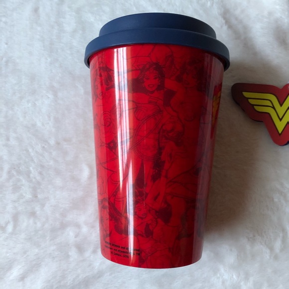 Wonder Woman Travel Mug - Picture 3 of 5